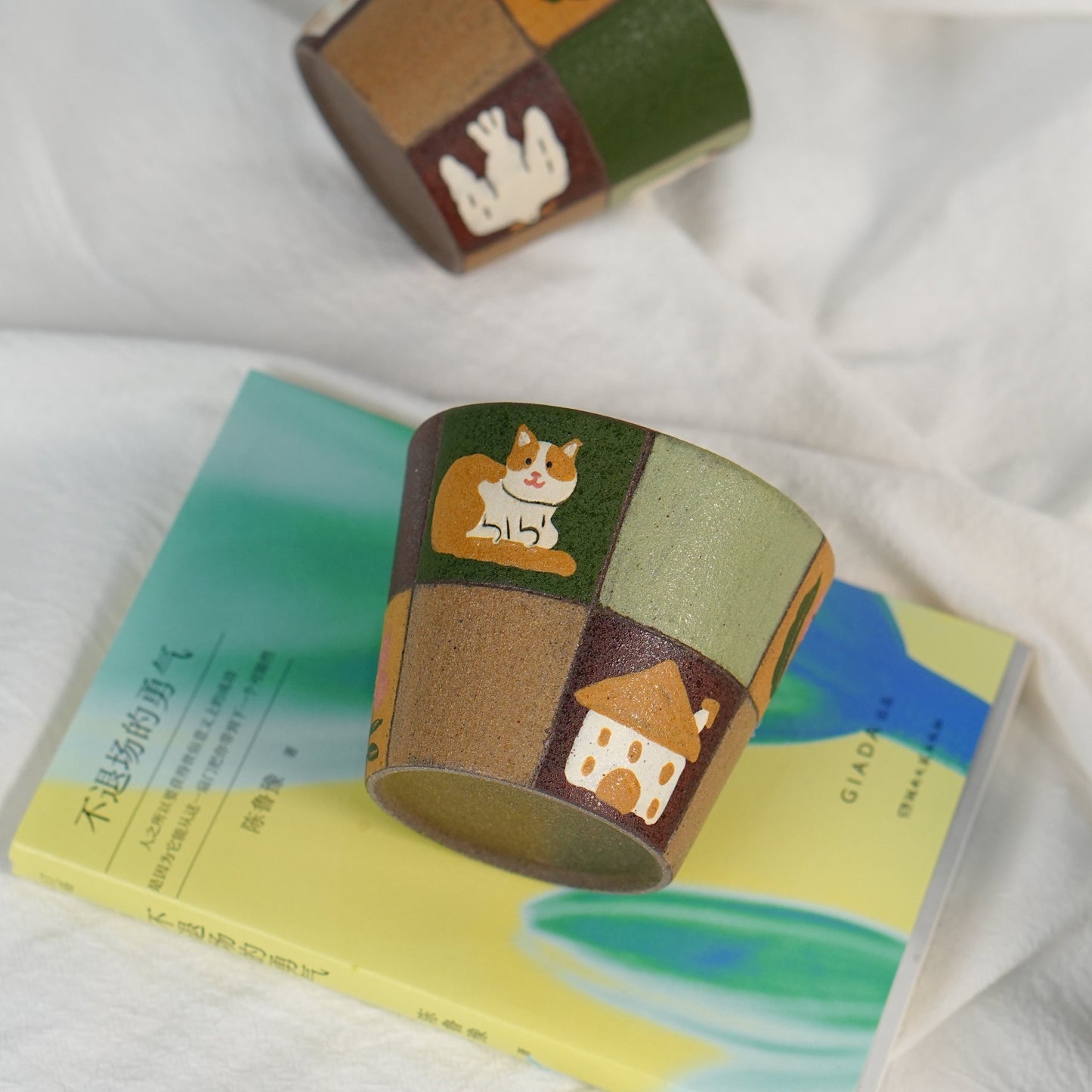 Countryside Patchwork Cat CupCoarse Pottery