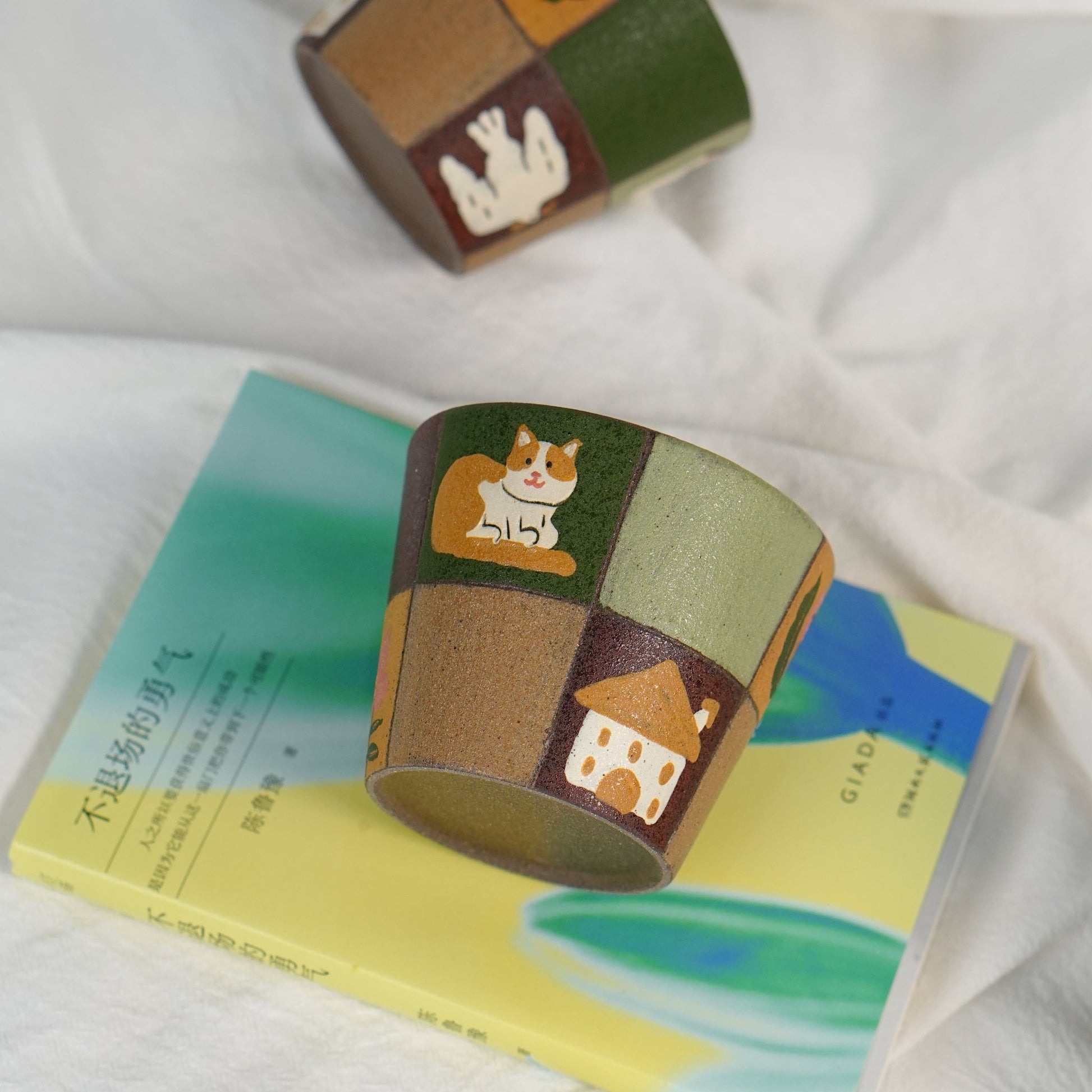 Countryside Patchwork Cat CupCoarse Pottery