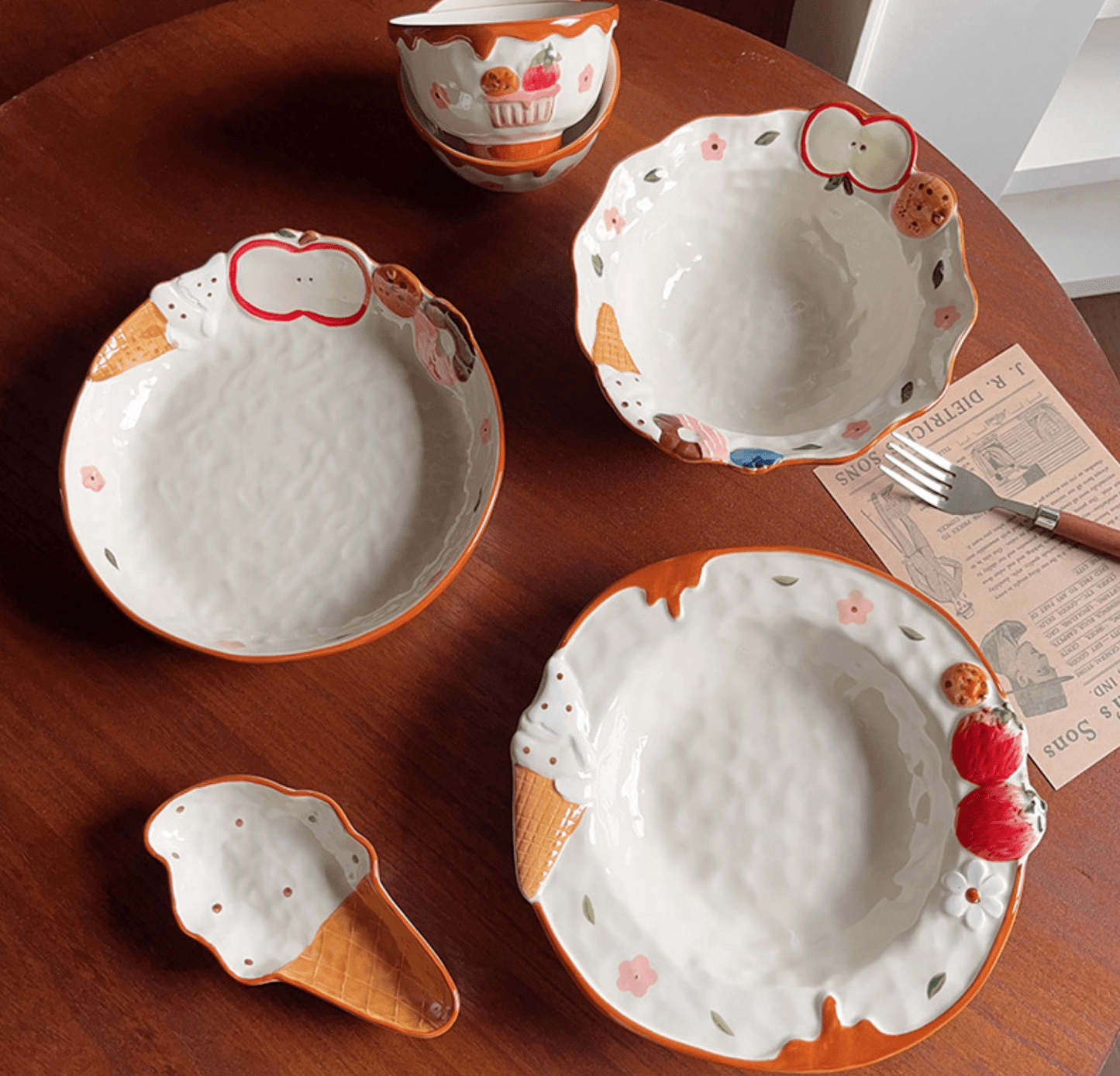 Hand - Painted Apple Embossed Ceramic BowlPorcelain / Ceramic