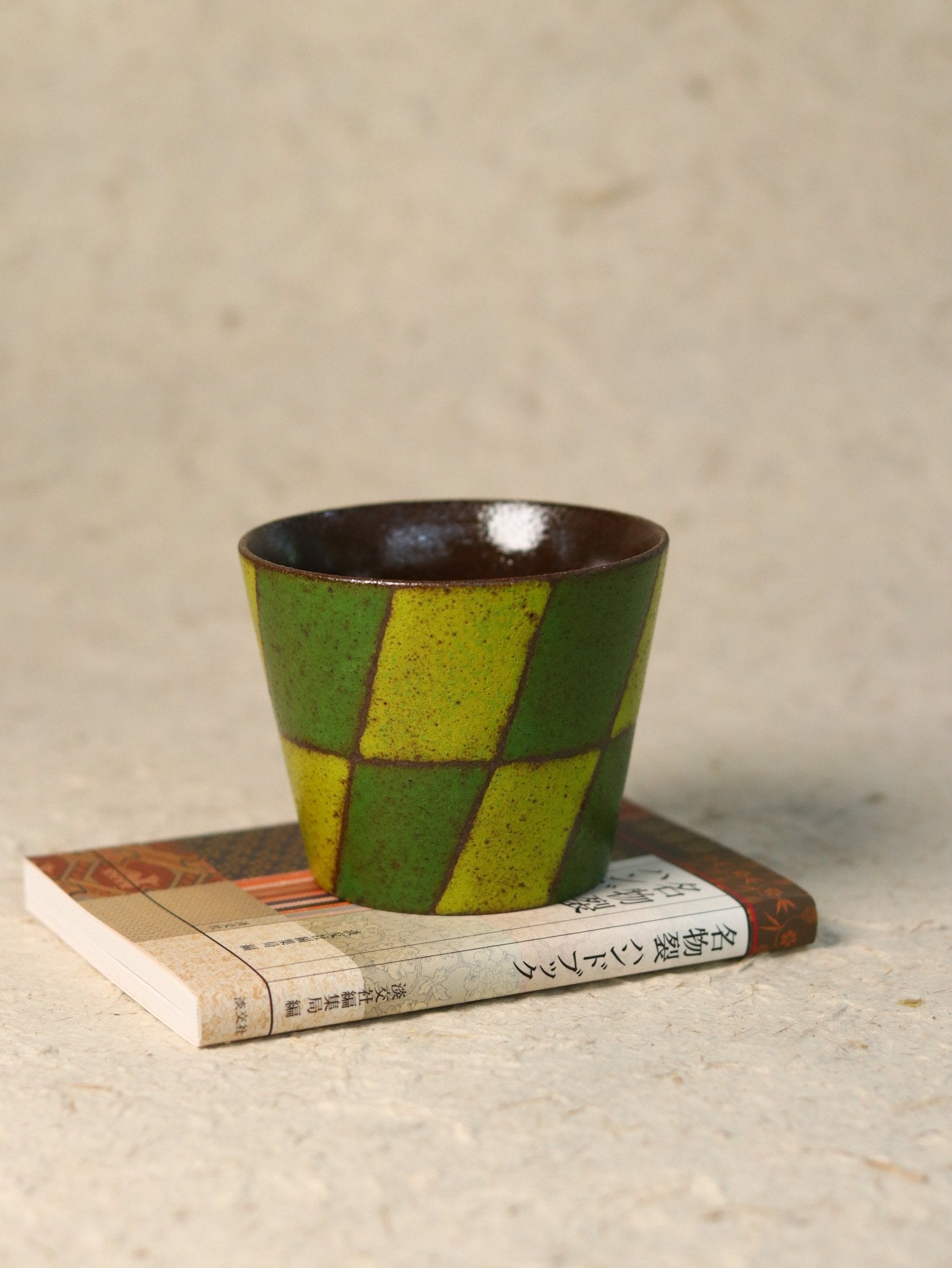 Hand-Painted Green Harlequin Ceramic Guinomi CupCoarse Pottery