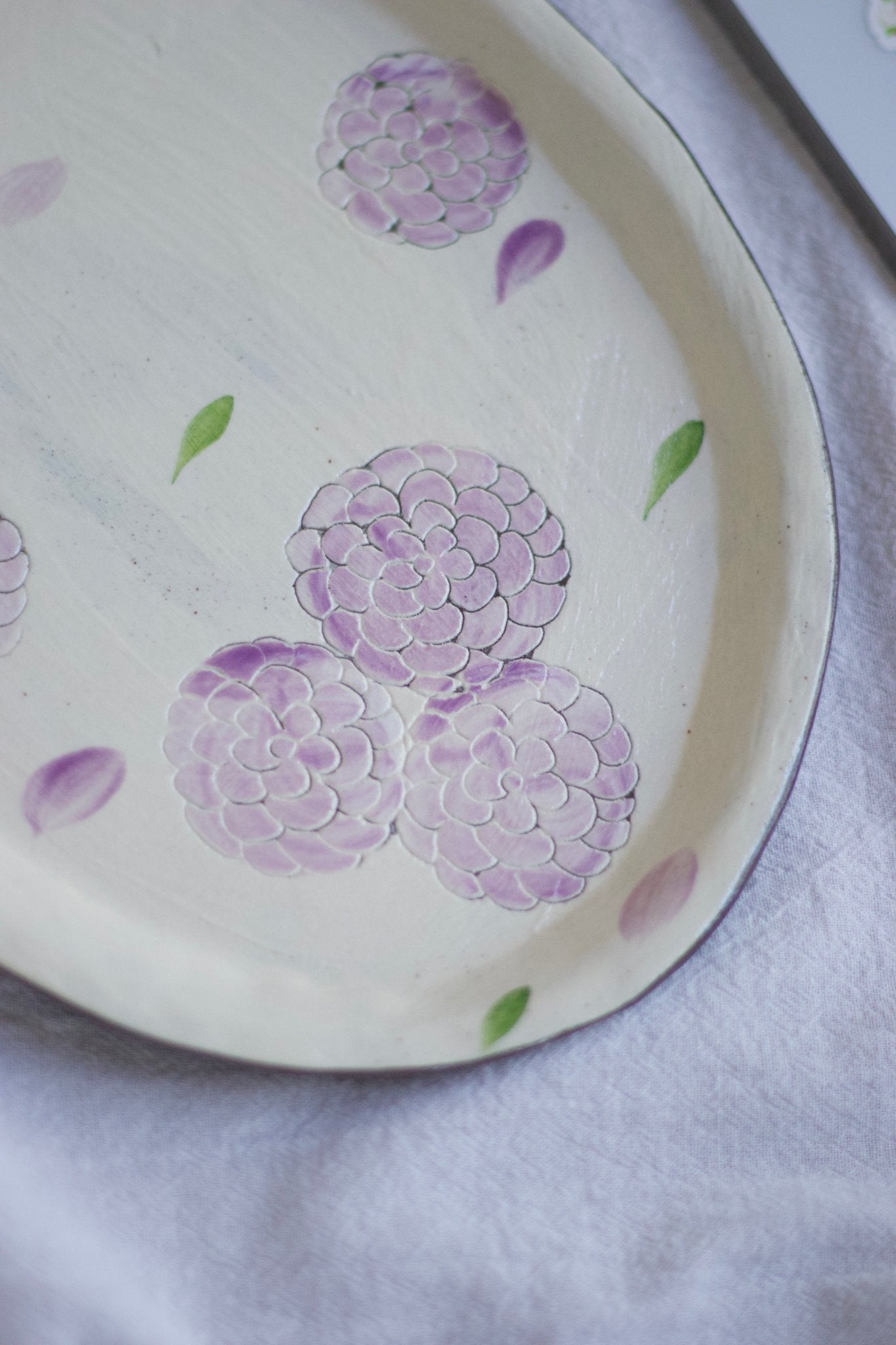 Handcrafted Blossom Oval PlatePorcelain / Ceramic