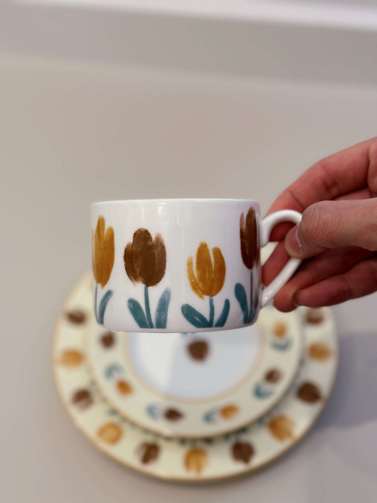 Tulip Mug and Saucer Set - BrownPorcelain / Ceramic